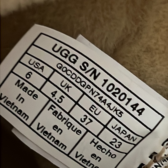 UGG Niayah Back Lace Boots - Picture 8 of 8